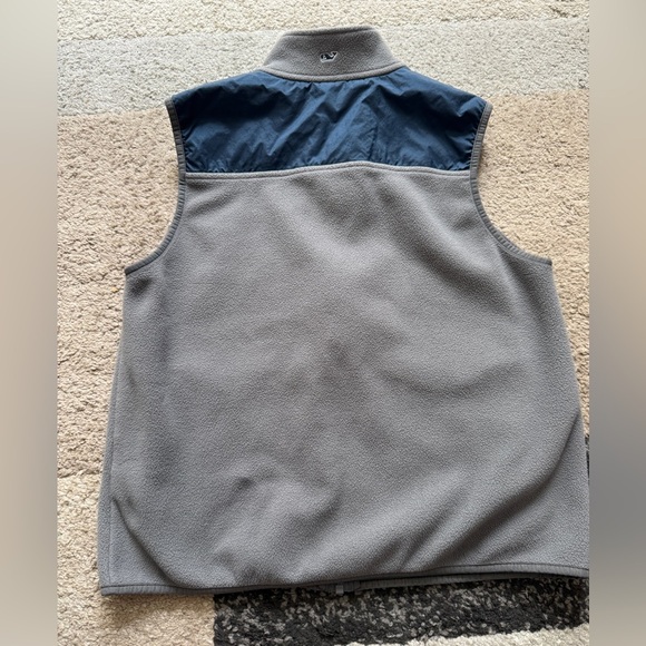 Vineyard Vines Gray & Navy Blue Fleece Vest - Large (16) - Picture 5 of 8